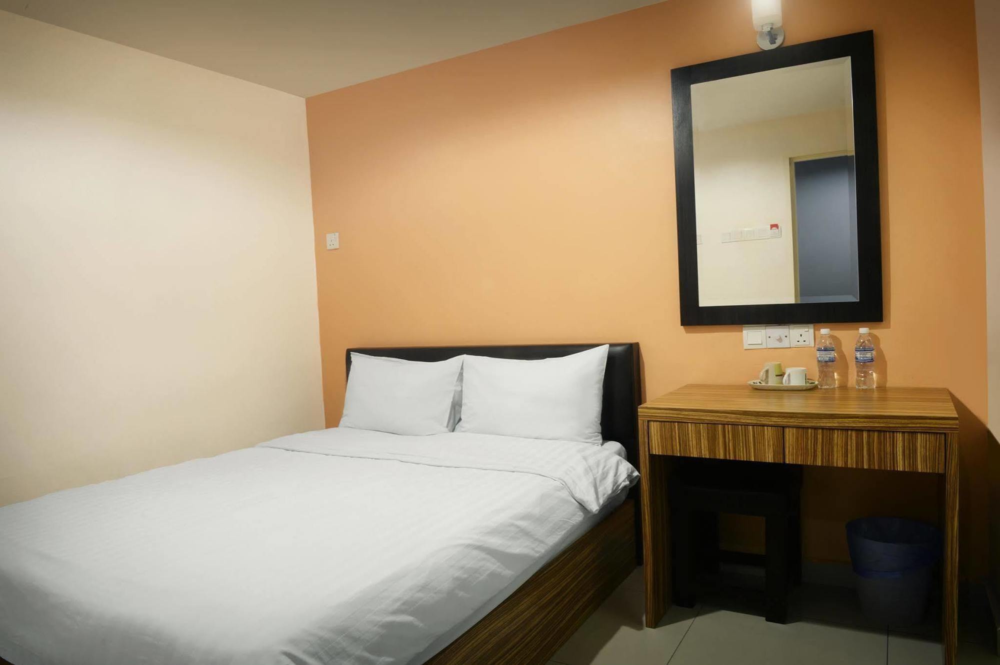Brezza Hotel Lumut Exteriör bild