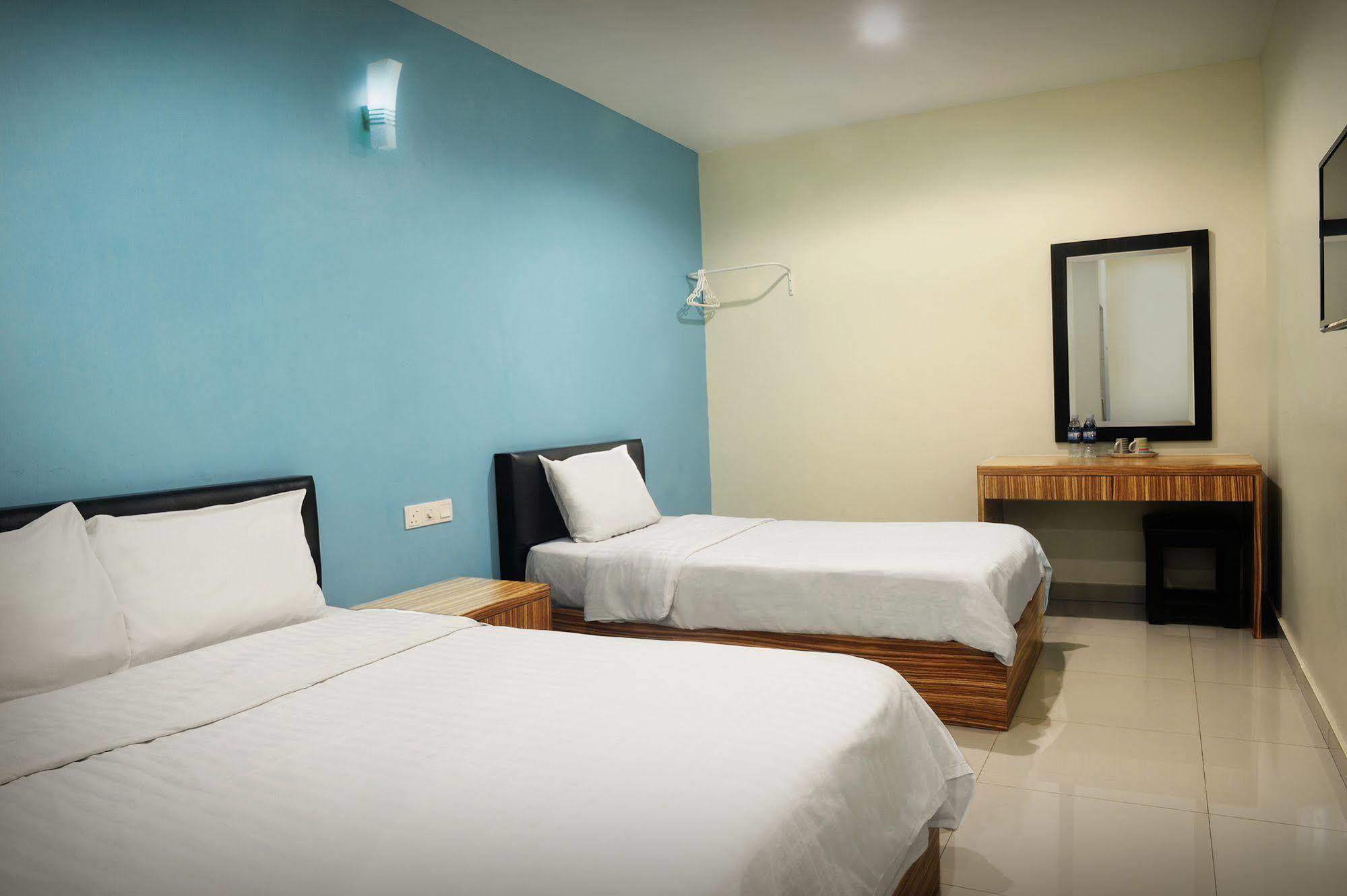 Brezza Hotel Lumut Exteriör bild