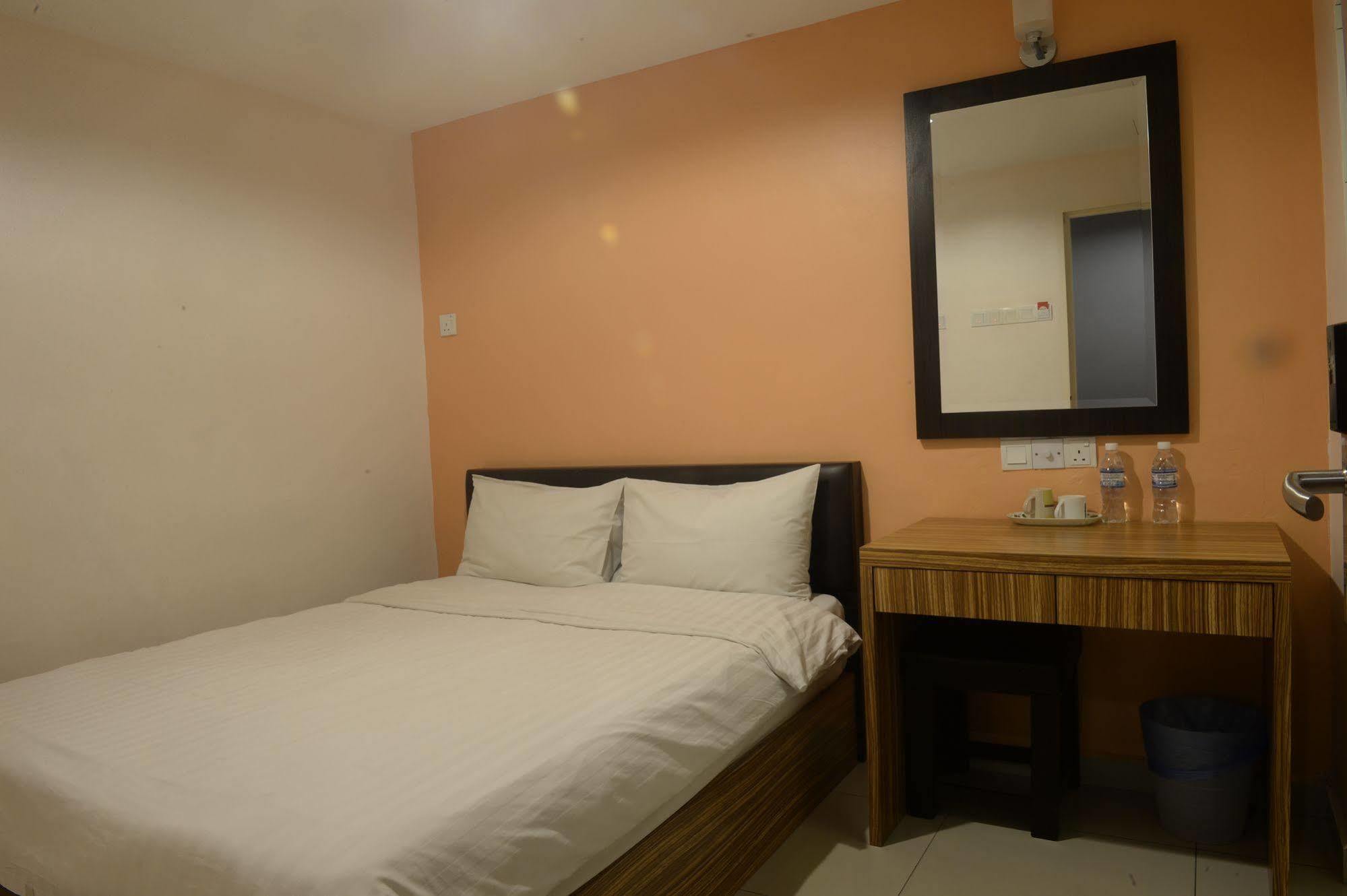 Brezza Hotel Lumut Exteriör bild